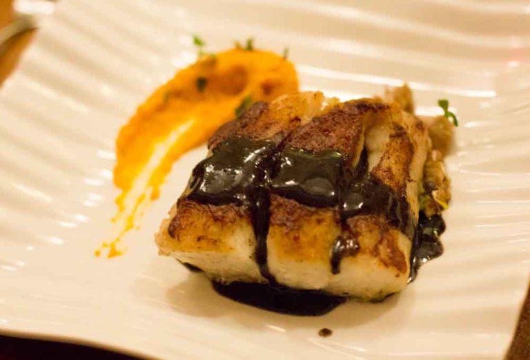 "Oaxaca Pitiona Jose Banos Pescado Tierra Earth"