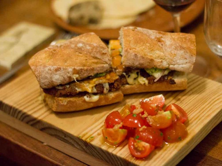 "Oaxaca Pitiona Jose Banos torta Milanesa"