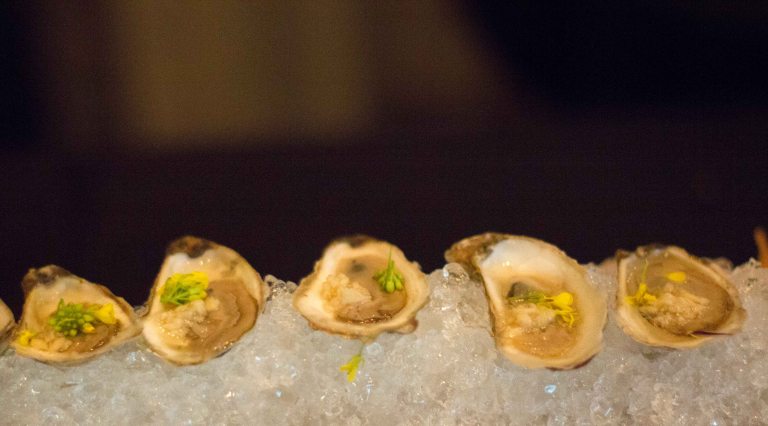 "Achatz Spinning Plates oyster"