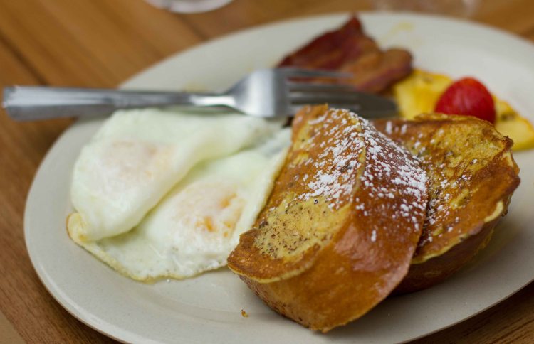 "Aloha Mixed Plate Maui Paniolo"