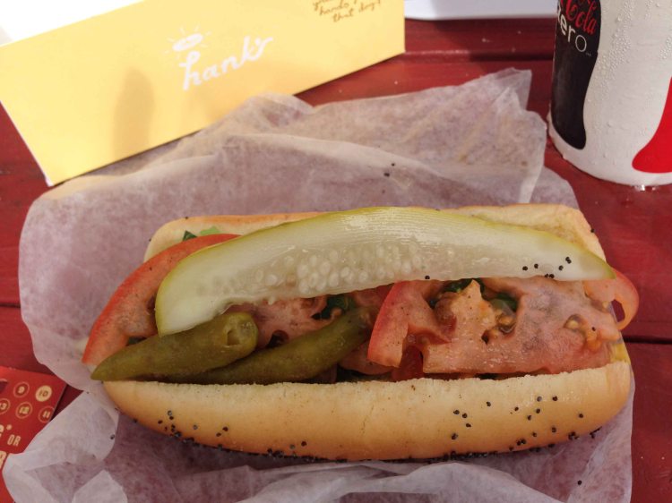 "Hanks haute dog Honolulu Chicago"