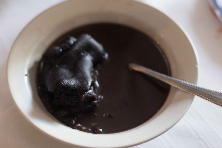 Oaxaca El Mangalito black beans foot