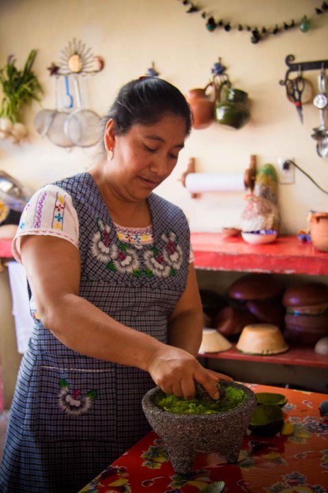 Reyna Mendoza Oaxaca Teotitlan guacamole