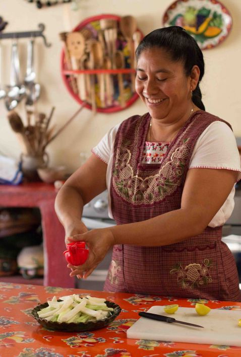 Reyna Mendoza Oaxaca Teotitlan cooking