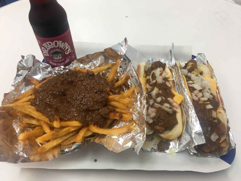 Pinks chili cheese dog