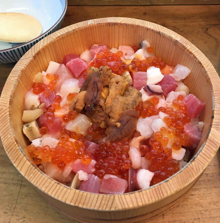 Tsukiji itadori kaisen donburi